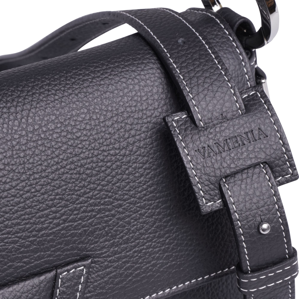 Shoulder bag made of grained calfskin black